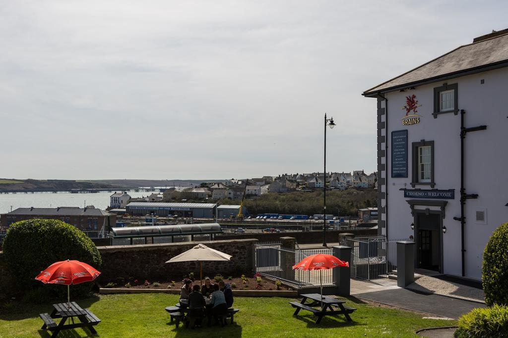 Lord Nelson Hotell Pembroke Eksteriør bilde